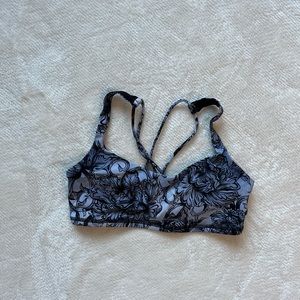 NWOT Lululemon free to be sports bra